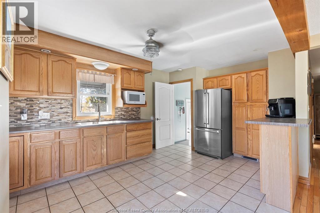 4095 Baseline, Windsor, Ontario  N9A 6J3 - Photo 5 - 25027422