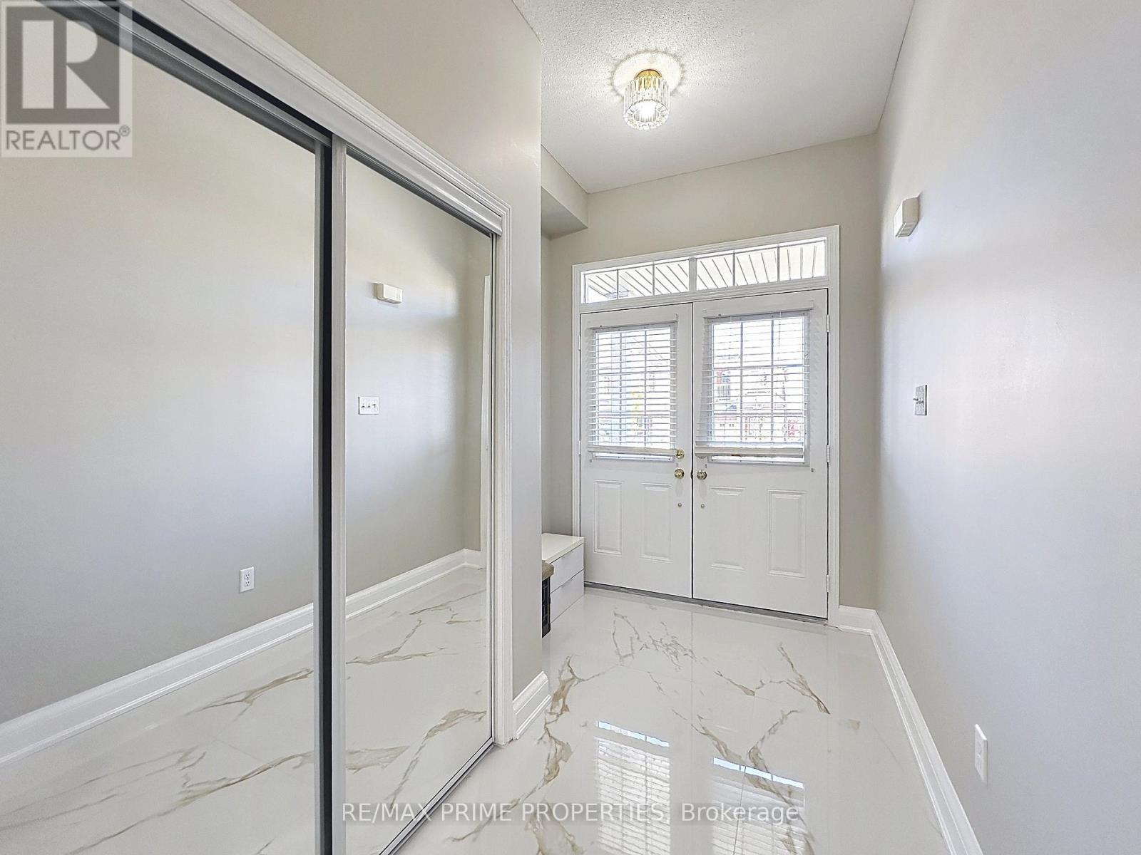 117 Big Hill Crescent, Vaughan, Ontario  L6A 4K7 - Photo 2 - N12483293