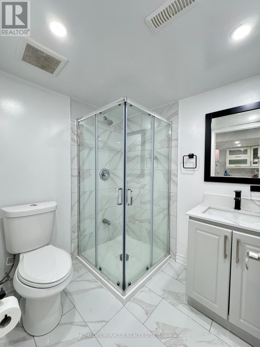 Bsmt - 8 Altura Way, Brampton, Ontario  L6P 4A1 - Photo 6 - W12485932