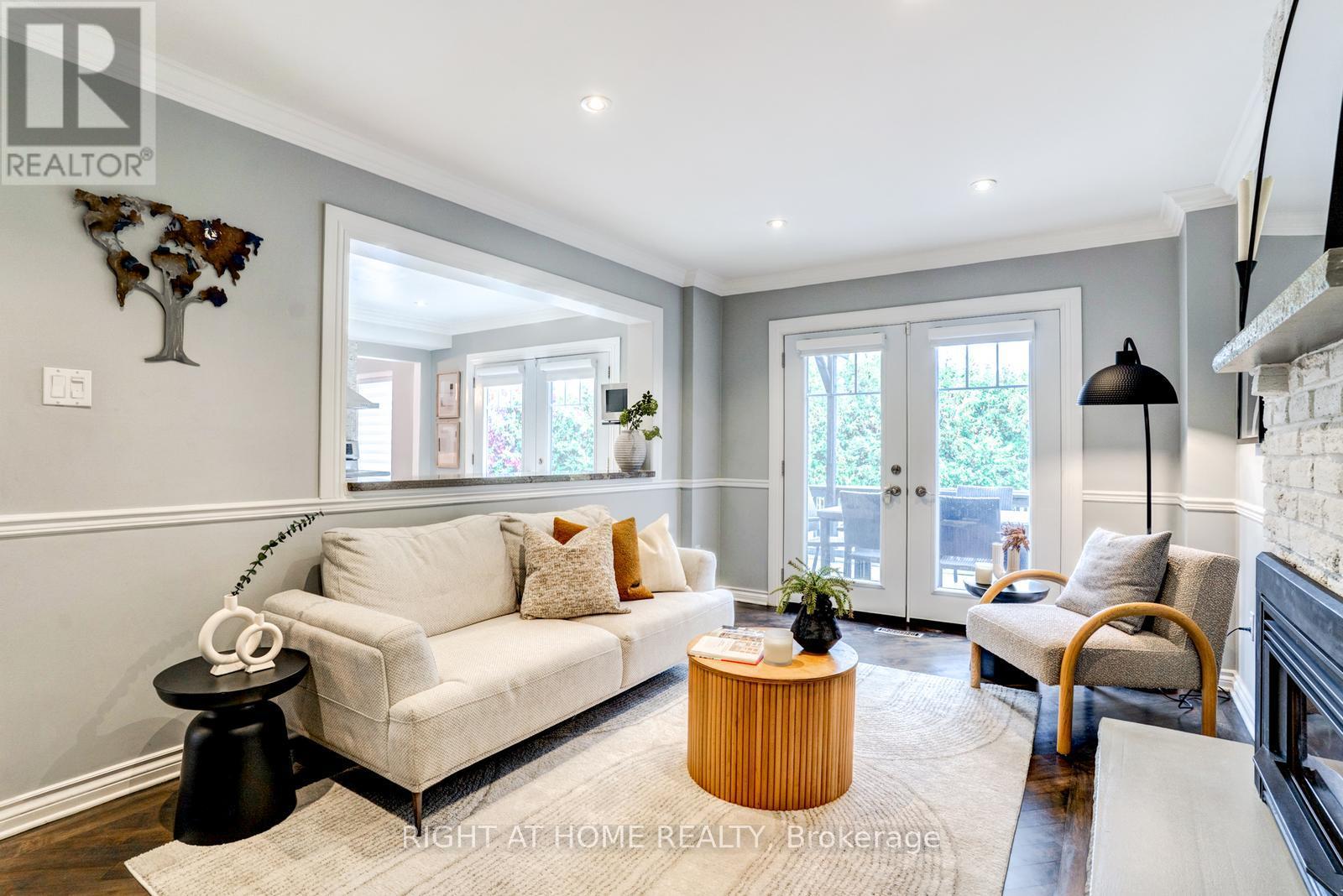 4021 Sasha Court, Mississauga (Rathwood), Ontario  L4W 3K9 - Photo 13 - W12475514