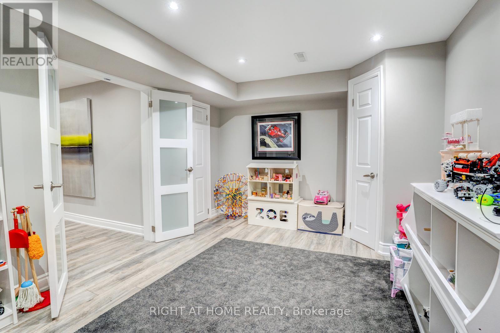 4021 Sasha Court, Mississauga (Rathwood), Ontario  L4W 3K9 - Photo 28 - W12475514