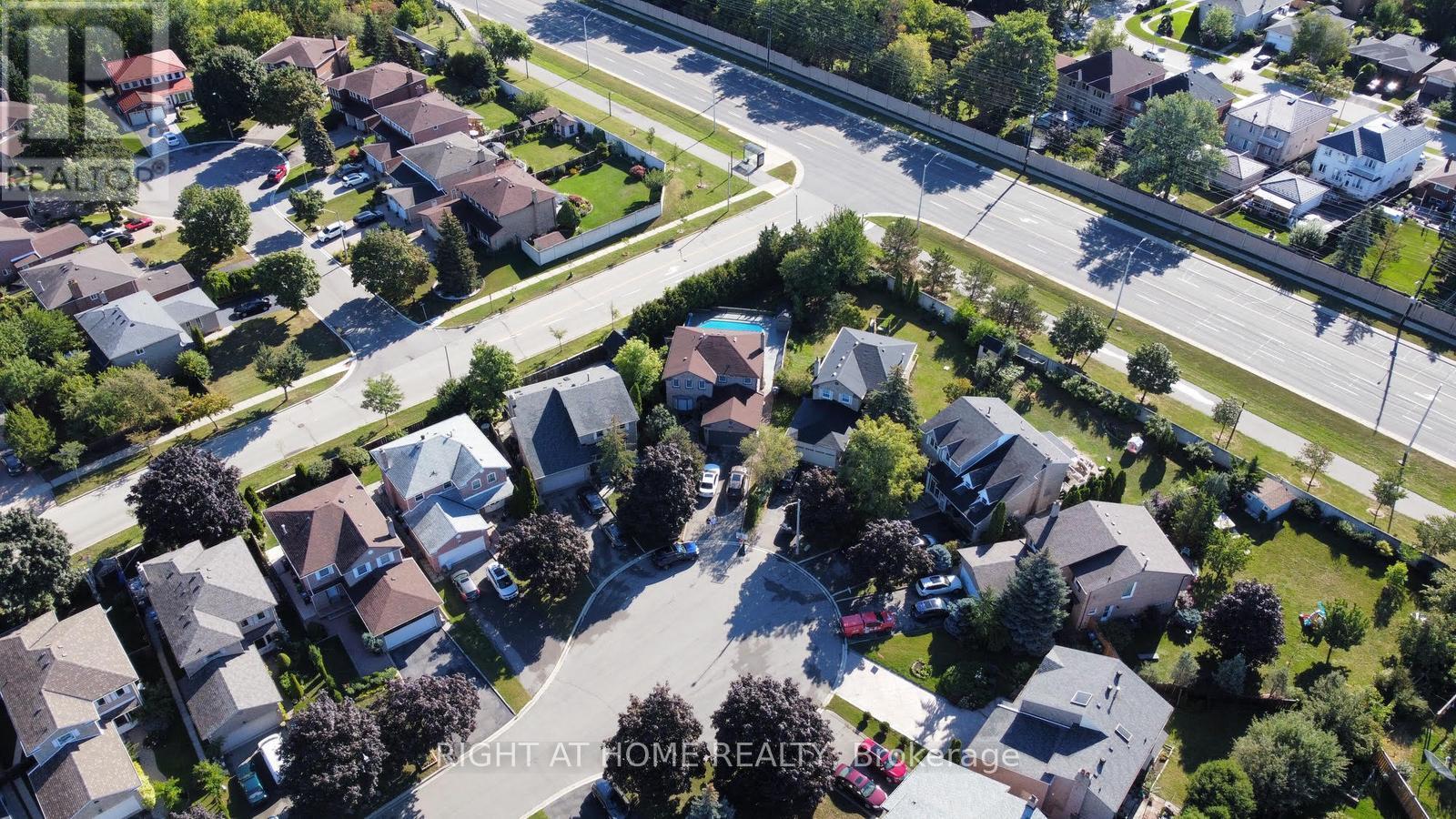 4021 Sasha Court, Mississauga (Rathwood), Ontario  L4W 3K9 - Photo 35 - W12475514