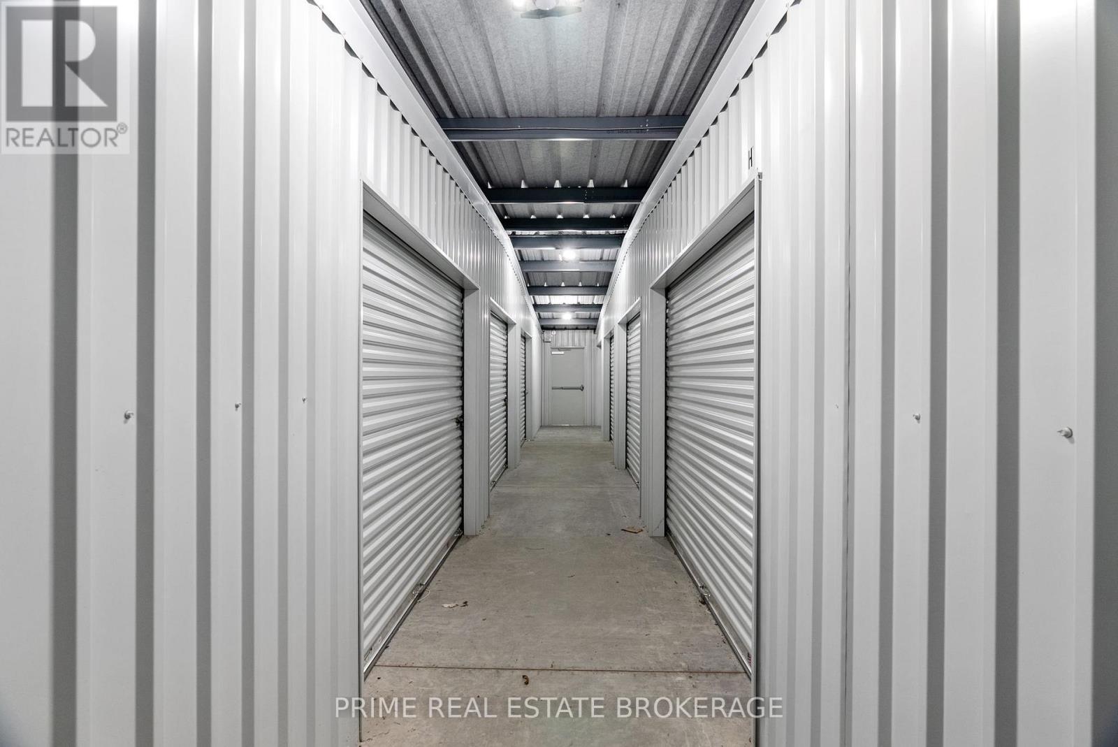 47 Ontario Street N, Lambton Shores, Ontario  N0M 1T0 - Photo 13 - X12481204