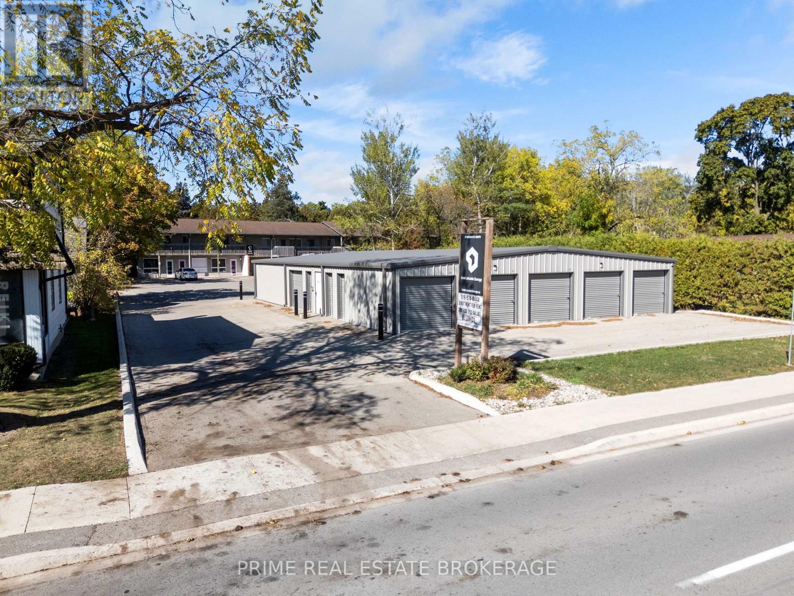 47 Ontario Street N, Lambton Shores, Ontario  N0M 1T0 - Photo 3 - X12481204