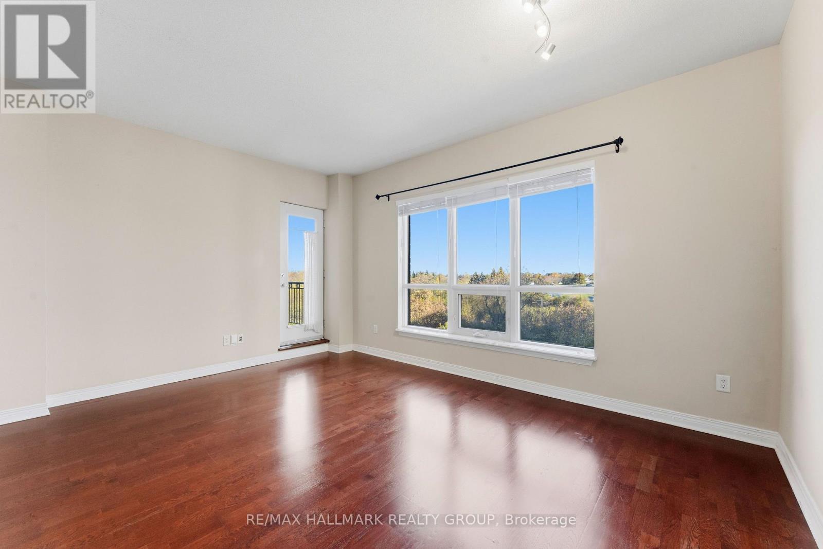 320 - 905 Beauparc Private, Ottawa, Ontario  K1J 0A2 - Photo 12 - X12422513