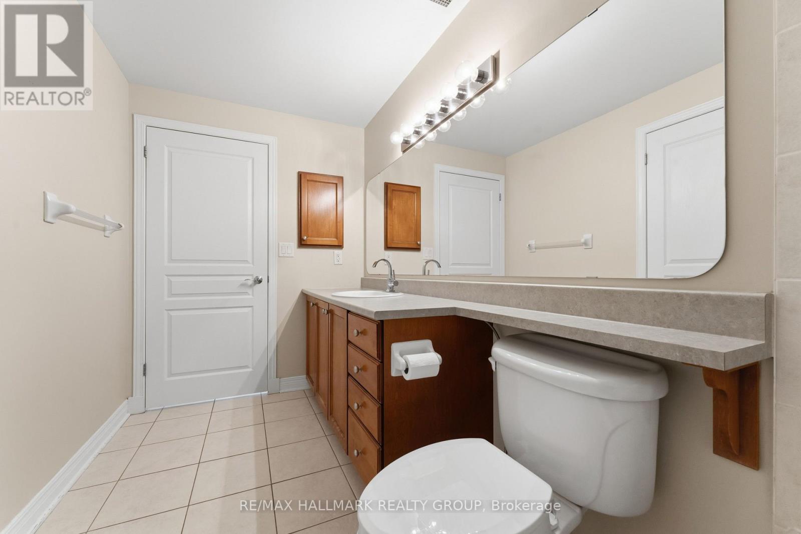 320 - 905 Beauparc Private, Ottawa, Ontario  K1J 0A2 - Photo 21 - X12422513