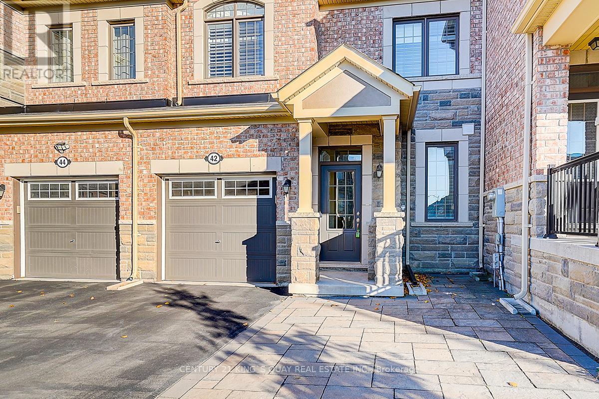 42 Hartney Drive, Richmond Hill, Ontario  L4S 0J8 - Photo 2 - N12484553