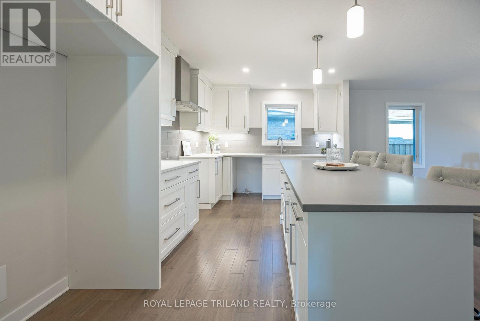 2 Feathers Crossing, St. Thomas, Ontario  N5R 0J0 - Photo 11 - X12487522