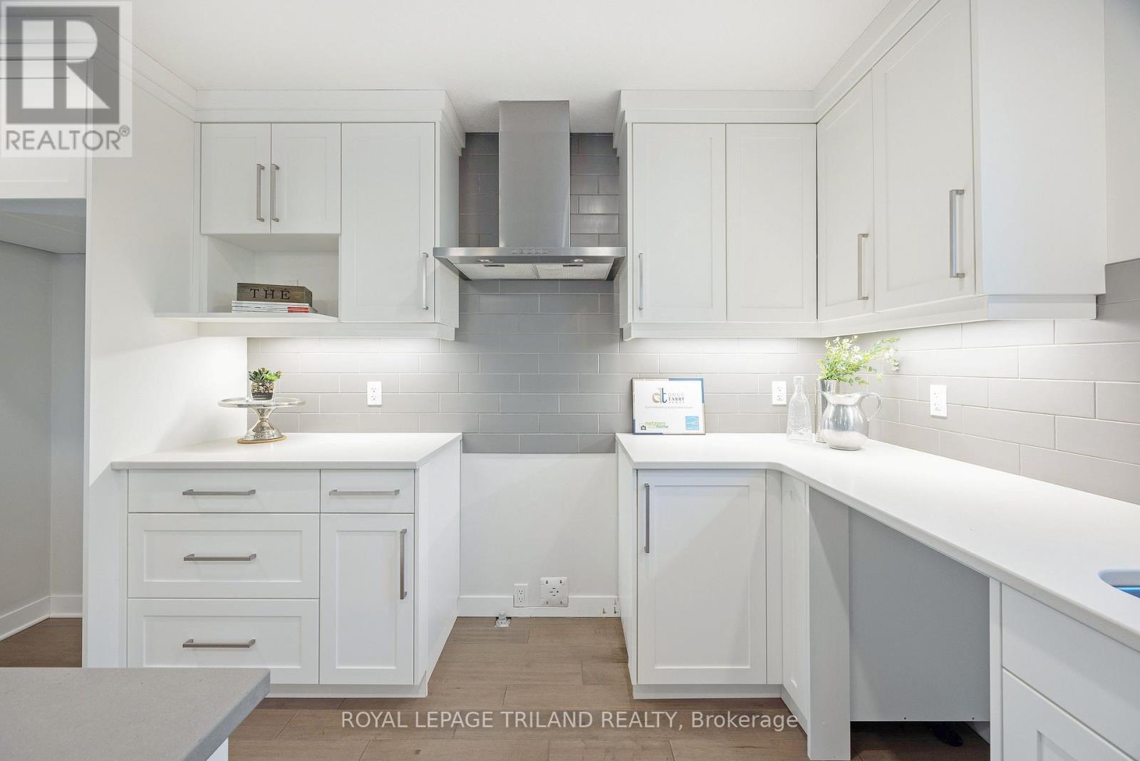 2 Feathers Crossing, St. Thomas, Ontario  N5R 0J0 - Photo 13 - X12487522