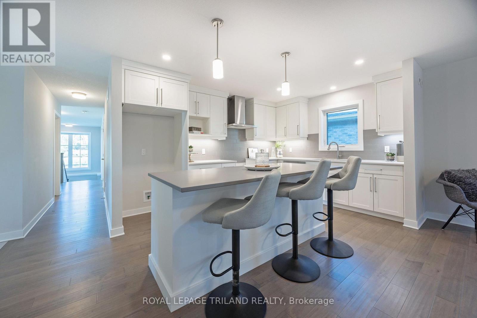 2 Feathers Crossing, St. Thomas, Ontario  N5R 0J0 - Photo 14 - X12487522