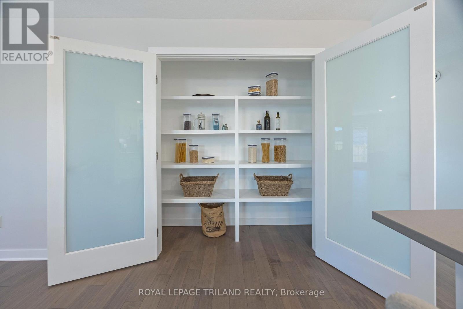 2 Feathers Crossing, St. Thomas, Ontario  N5R 0J0 - Photo 15 - X12487522