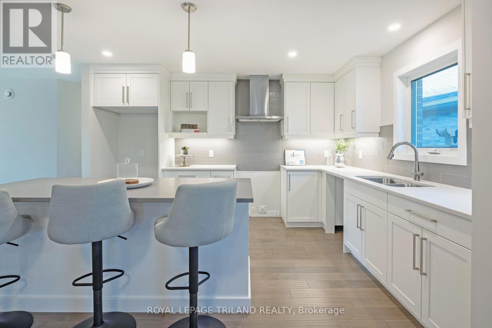 2 Feathers Crossing, St. Thomas, Ontario  N5R 0J0 - Photo 16 - X12487522