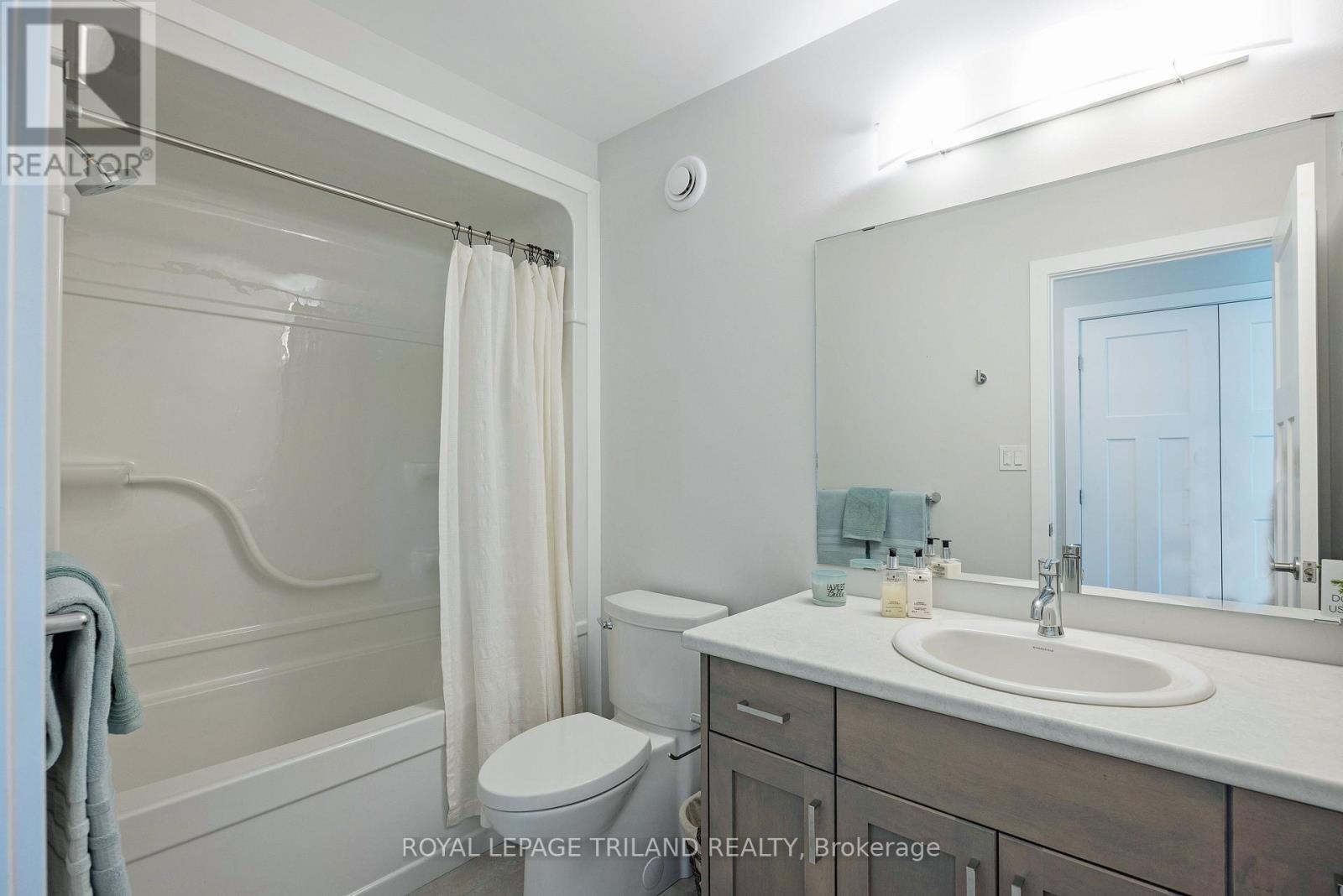 2 Feathers Crossing, St. Thomas, Ontario  N5R 0J0 - Photo 27 - X12487522