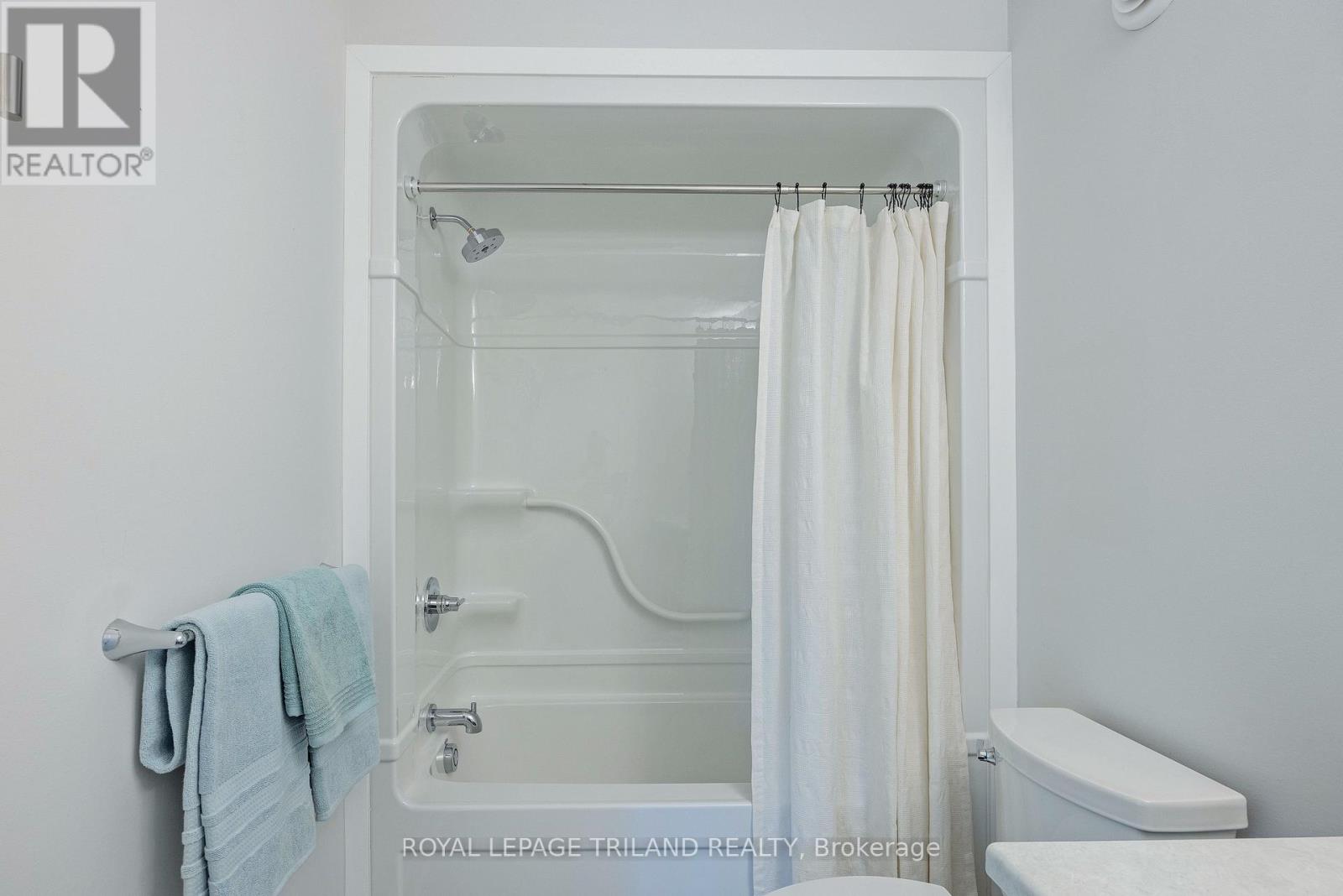 2 Feathers Crossing, St. Thomas, Ontario  N5R 0J0 - Photo 28 - X12487522