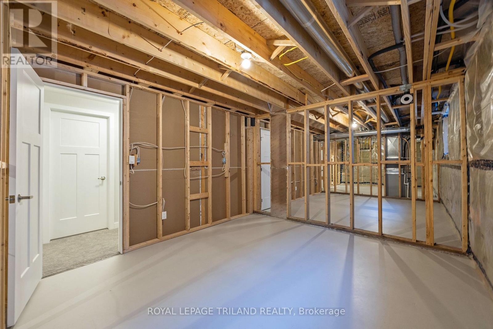 2 Feathers Crossing, St. Thomas, Ontario  N5R 0J0 - Photo 39 - X12487522