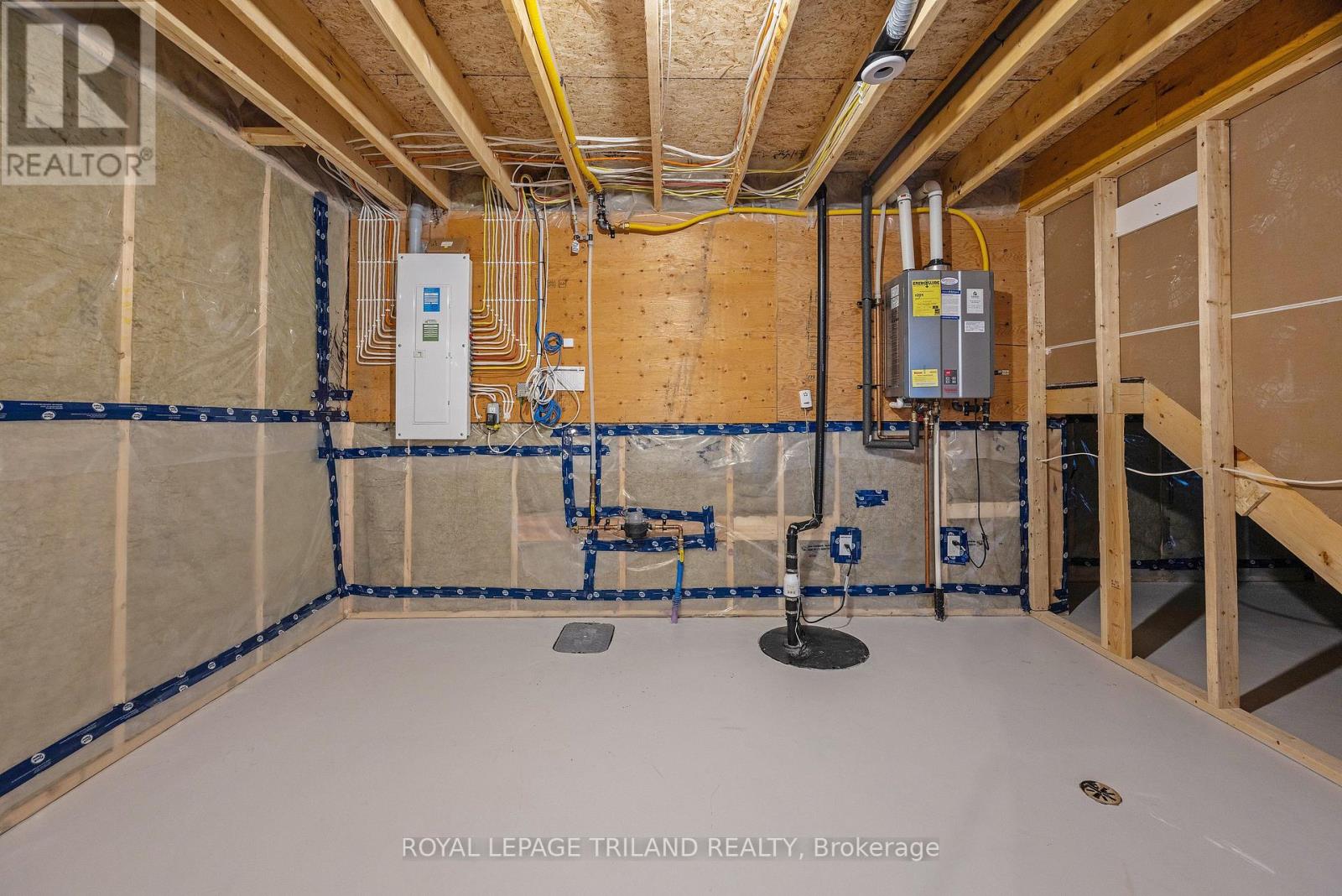 2 Feathers Crossing, St. Thomas, Ontario  N5R 0J0 - Photo 43 - X12487522