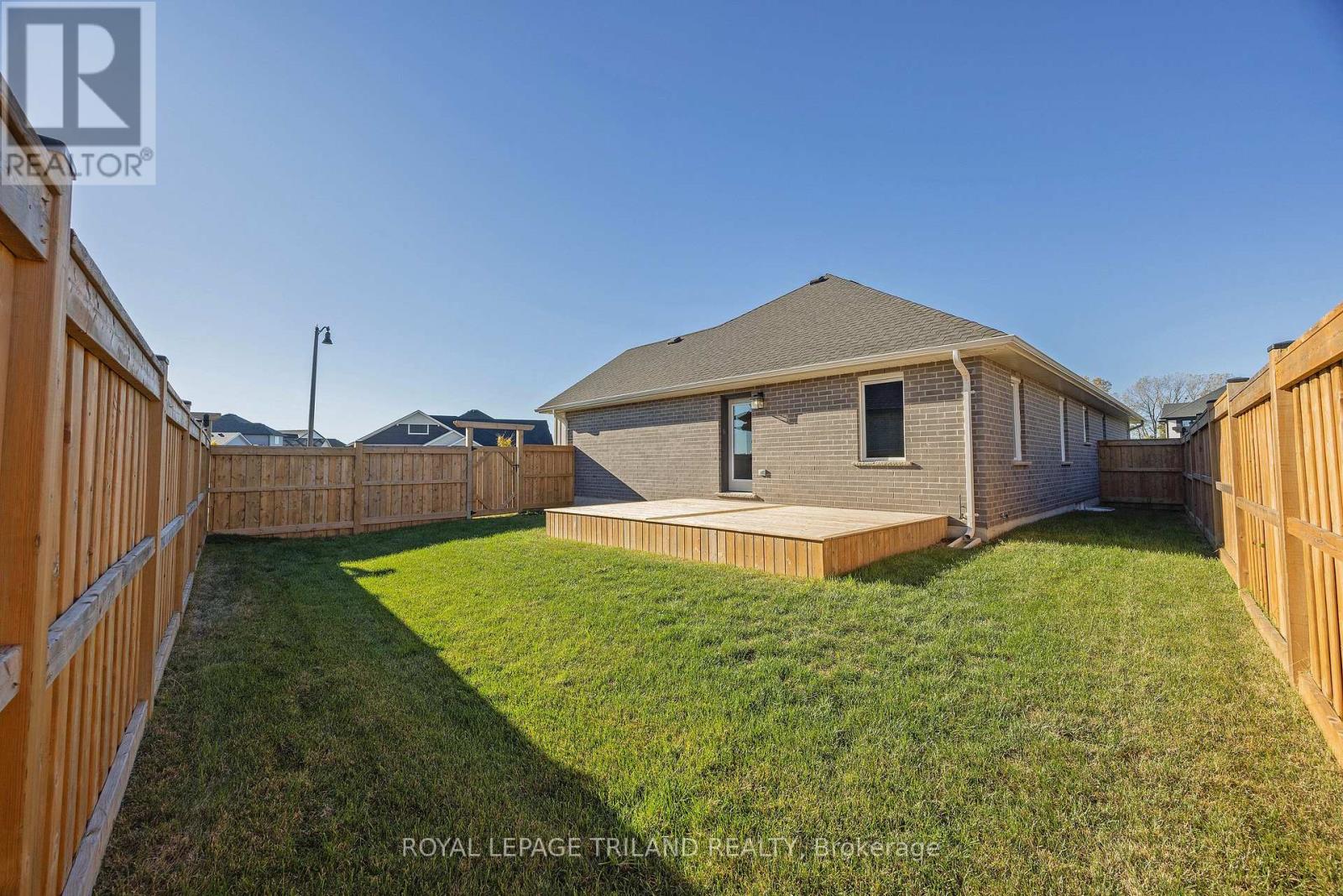 2 Feathers Crossing, St. Thomas, Ontario  N5R 0J0 - Photo 46 - X12487522