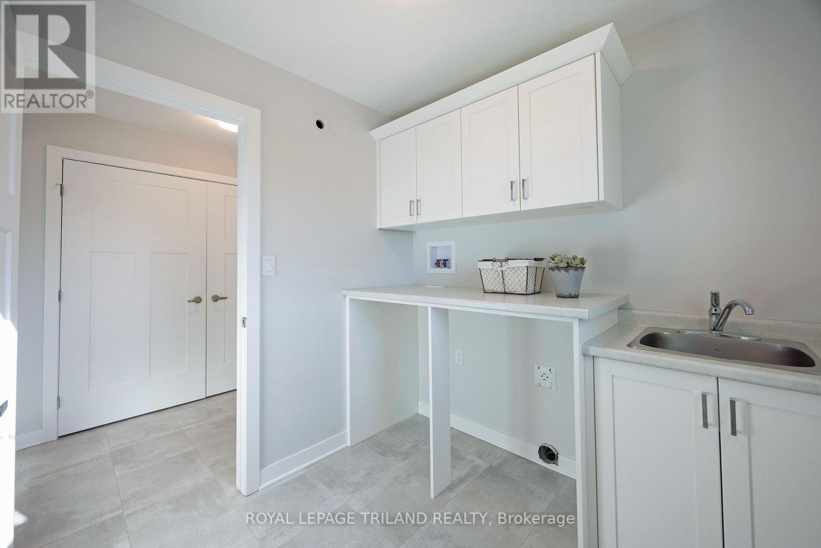 2 Feathers Crossing, St. Thomas, Ontario  N5R 0J0 - Photo 8 - X12487522