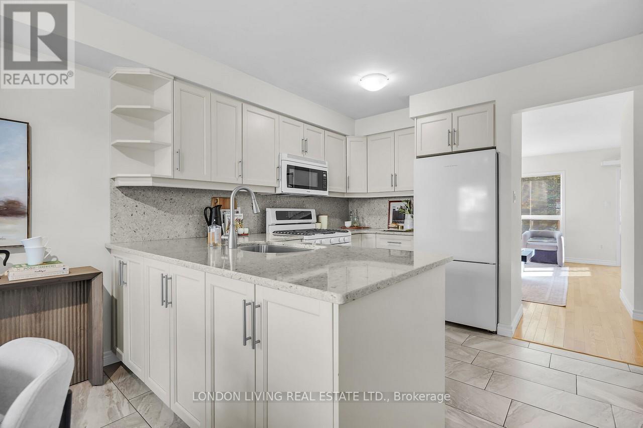 21 - 30 Grand Avenue, London South, Ontario  N6C 1K8 - Photo 4 - X12487523