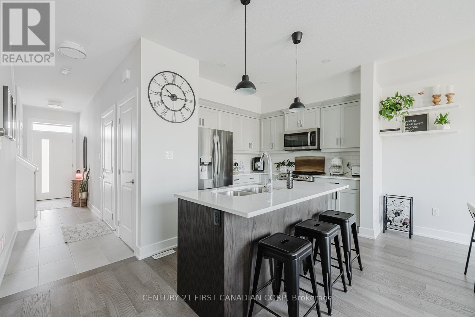 9 - 601 Lions Park Drive, Strathroy-Caradoc, Ontario  N0L 1W0 - Photo 11 - X12487559