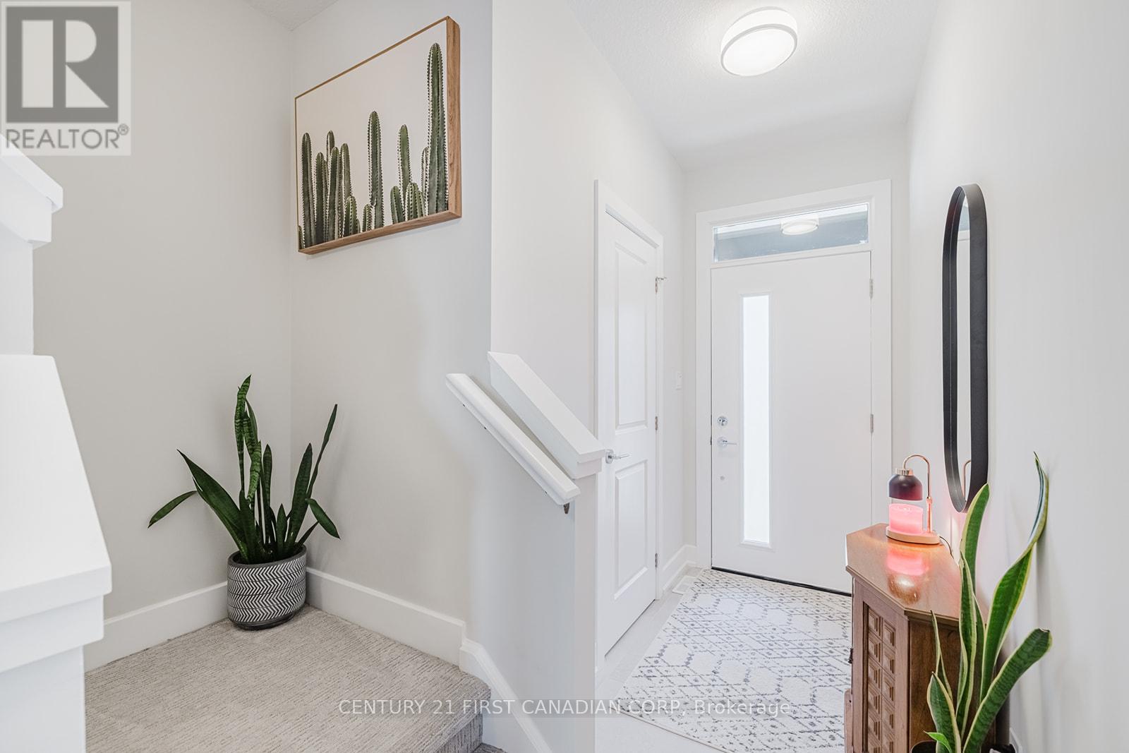 9 - 601 Lions Park Drive, Strathroy-Caradoc, Ontario  N0L 1W0 - Photo 5 - X12487559