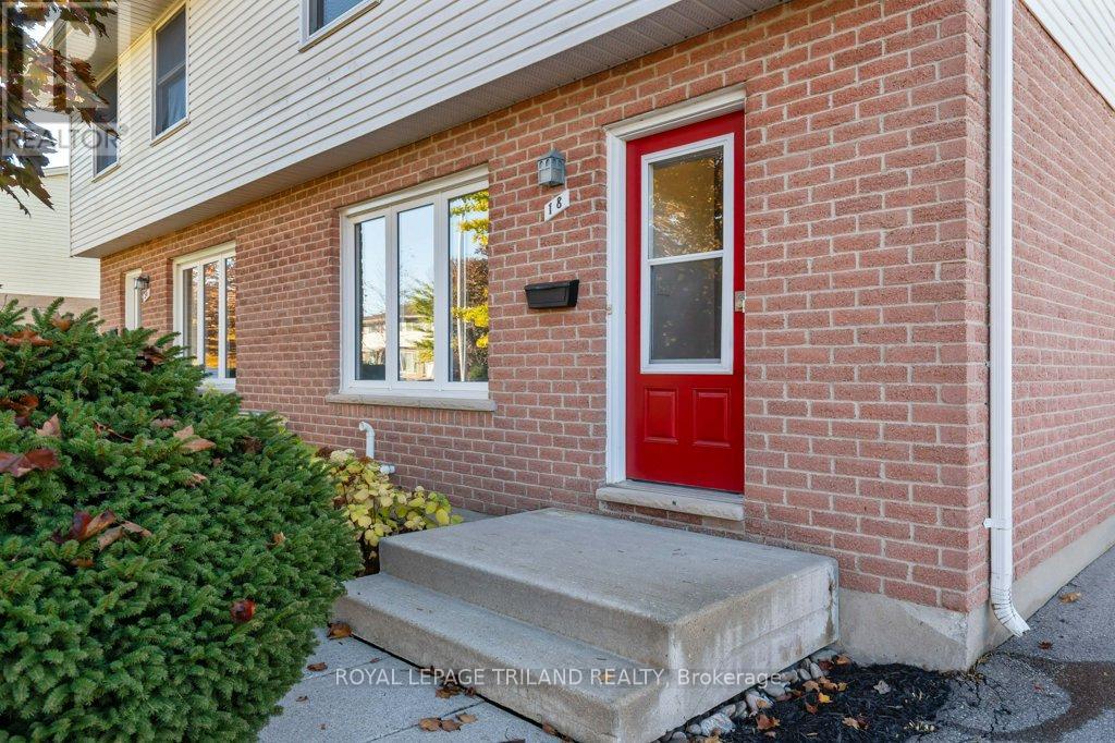 18 Vanier Place, St. Thomas, Ontario  N5R 5P8 - Photo 3 - X12487590