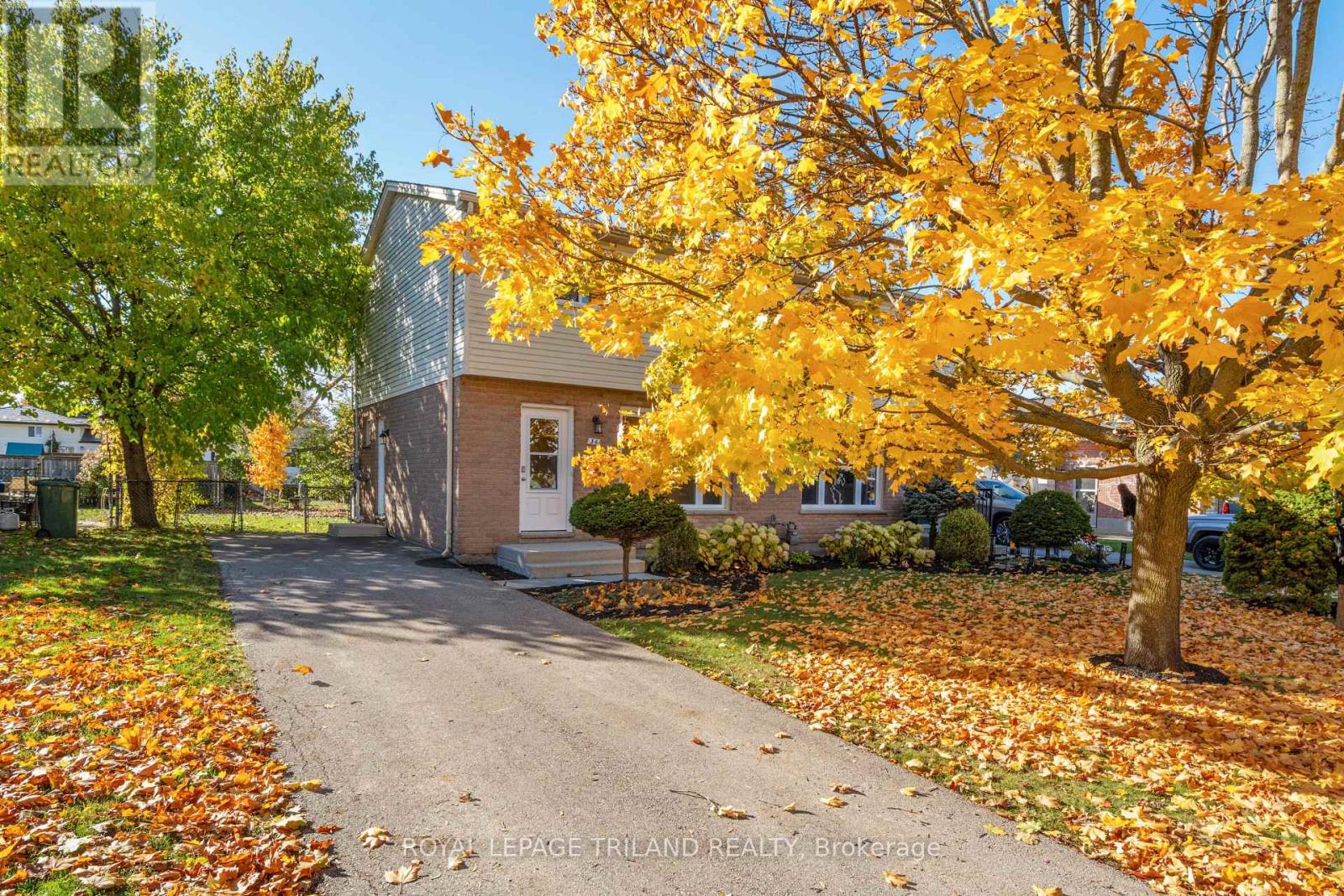 36 Vanier Place, St. Thomas, Ontario  N5R 5P8 - Photo 2 - X12487592