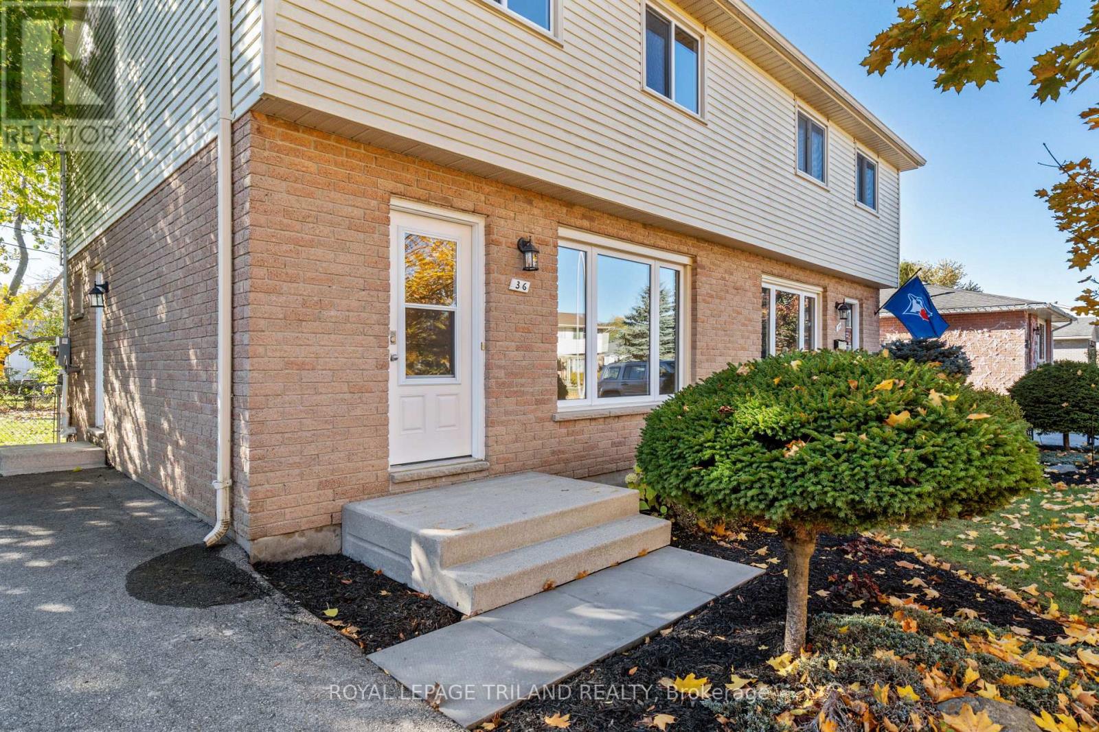 36 Vanier Place, St. Thomas, Ontario  N5R 5P8 - Photo 3 - X12487592