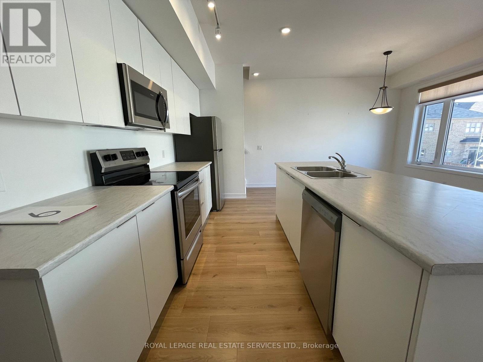 347 - 3066 Sixth Line, Oakville, Ontario  L6M 1P8 - Photo 5 - W12487108