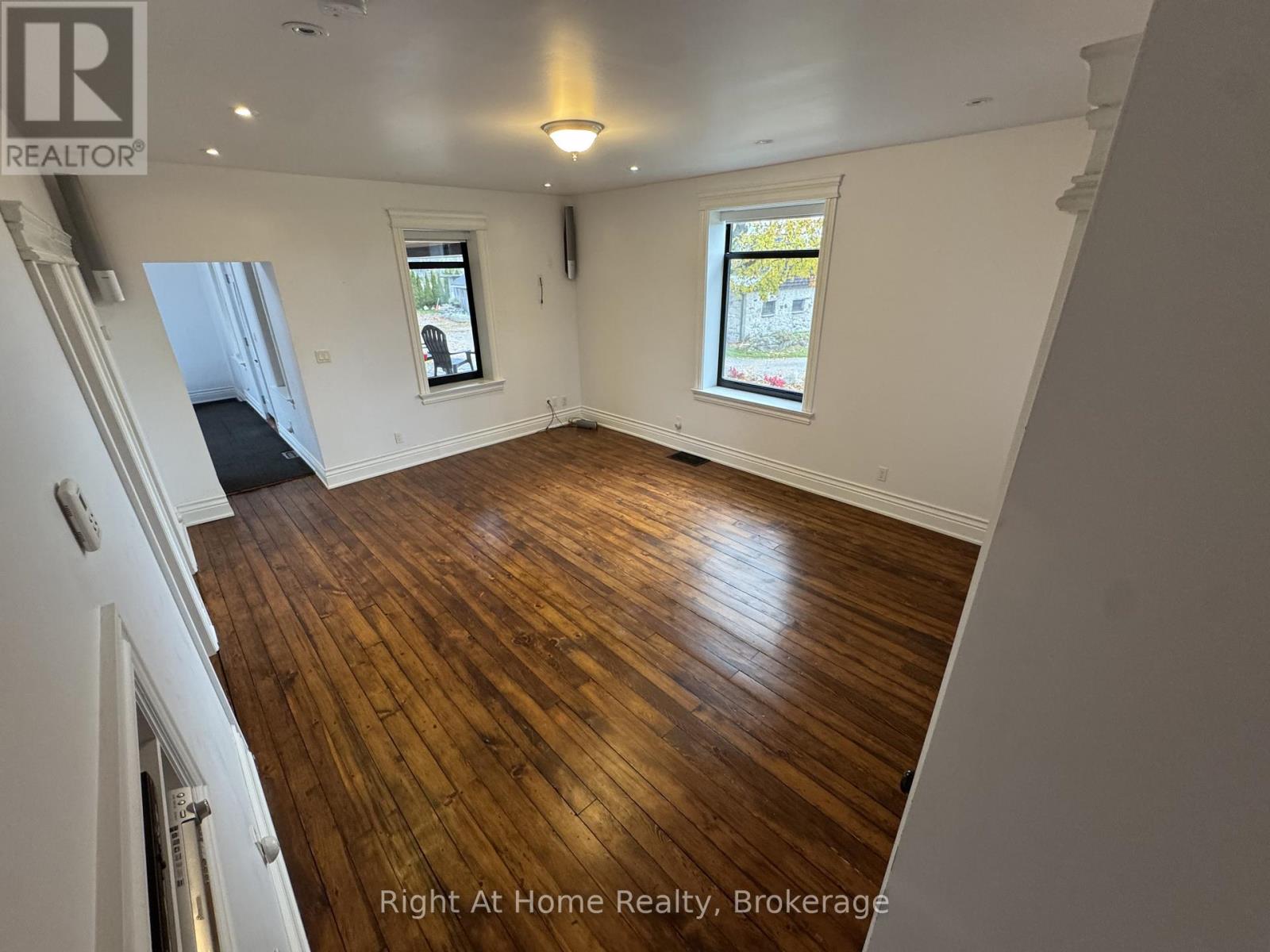 12 Erinville Drive, Erin, Ontario  N0B 1T0 - Photo 10 - X12487531