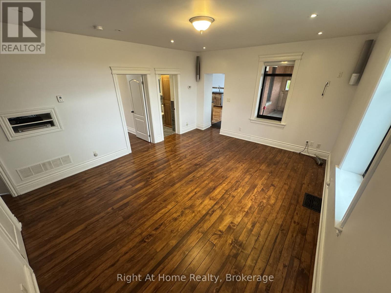 12 Erinville Drive, Erin, Ontario  N0B 1T0 - Photo 11 - X12487531