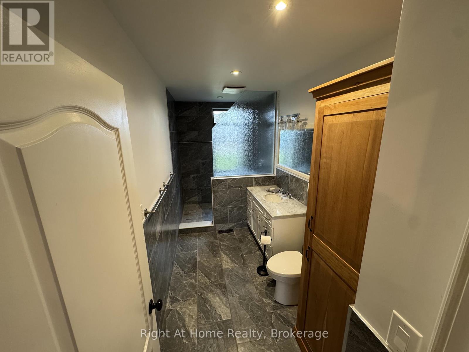 12 Erinville Drive, Erin, Ontario  N0B 1T0 - Photo 12 - X12487531