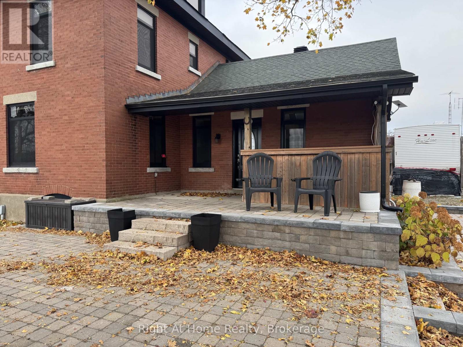 12 Erinville Drive, Erin, Ontario  N0B 1T0 - Photo 2 - X12487531