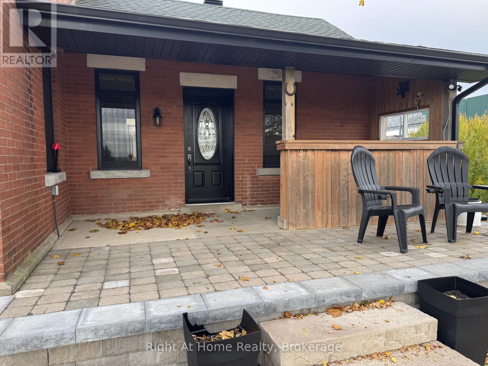 12 Erinville Drive, Erin, Ontario  N0B 1T0 - Photo 3 - X12487531