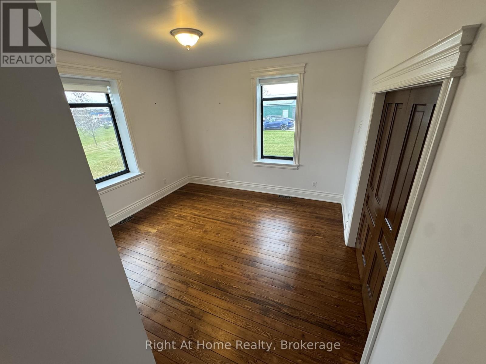 12 Erinville Drive, Erin, Ontario  N0B 1T0 - Photo 7 - X12487531