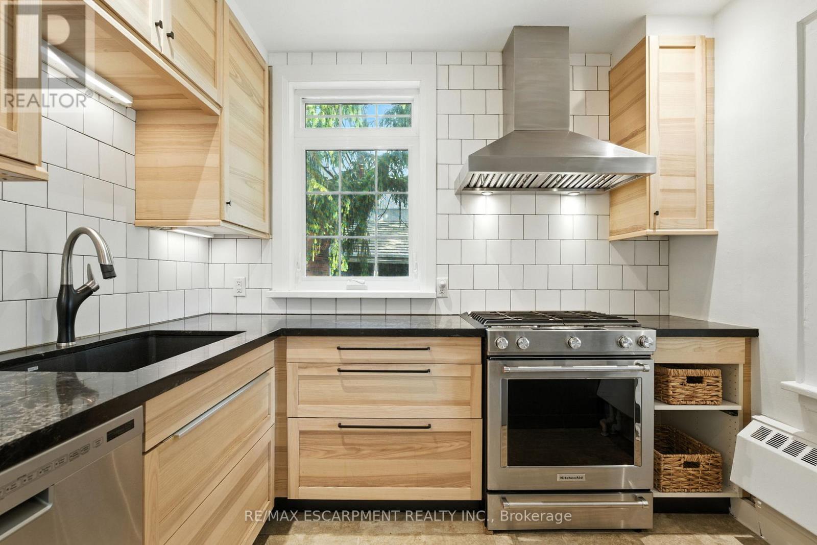 57 Highcliffe Avenue, Hamilton (Centremount), Ontario  L9A 3L3 - Photo 19 - X12422392