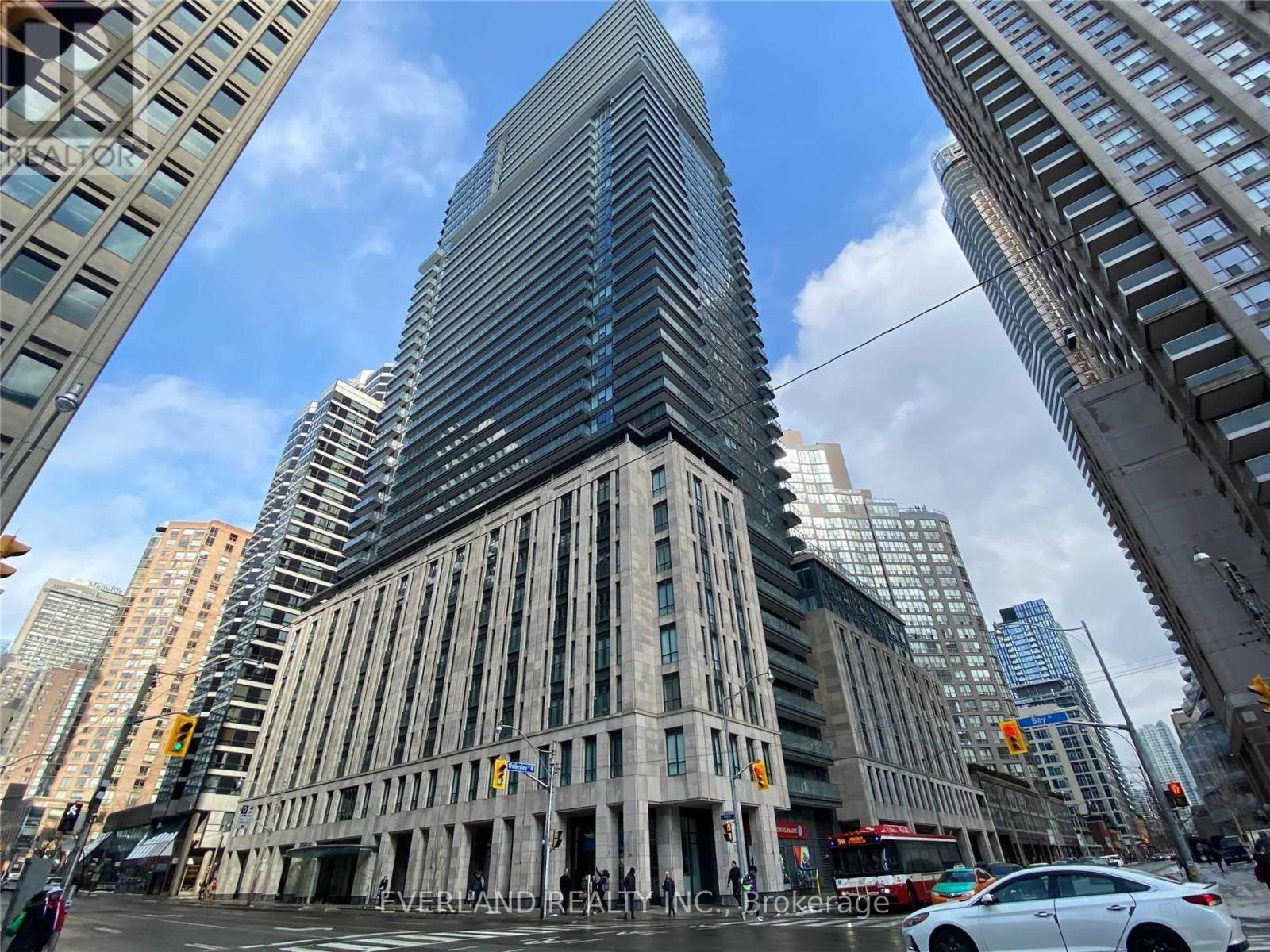 1802 - 955 BAY STREET, Toronto, Ontario