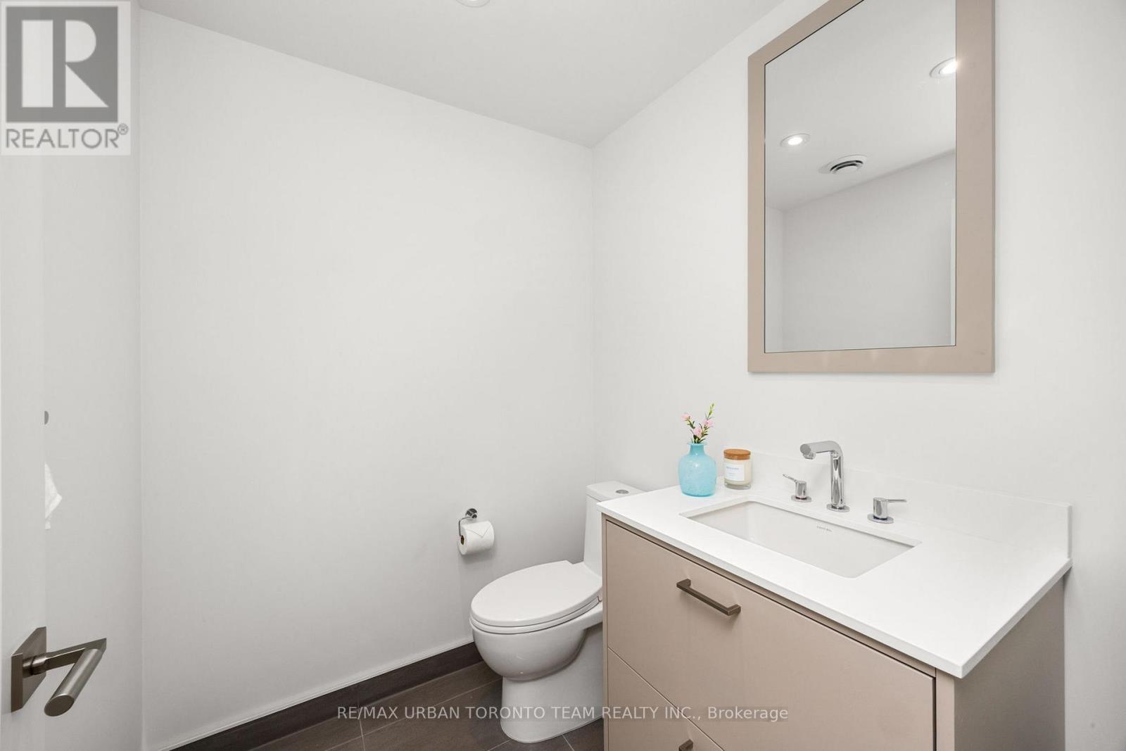 415 - 155 Merchants' Wharf, Toronto (Waterfront Communities), Ontario  M5A 0Y4 - Photo 3 - C12487433