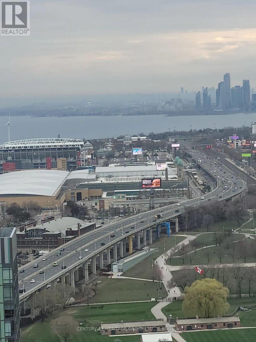 4612 - 21 Iceboat Terrace, Toronto, Ontario  M5V 4A9 - Photo 22 - C12487457