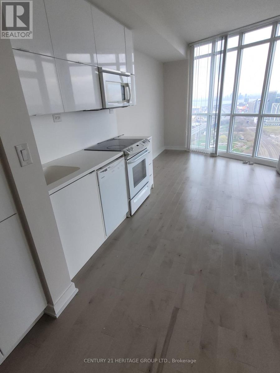 4612 - 21 Iceboat Terrace, Toronto, Ontario  M5V 4A9 - Photo 3 - C12487457