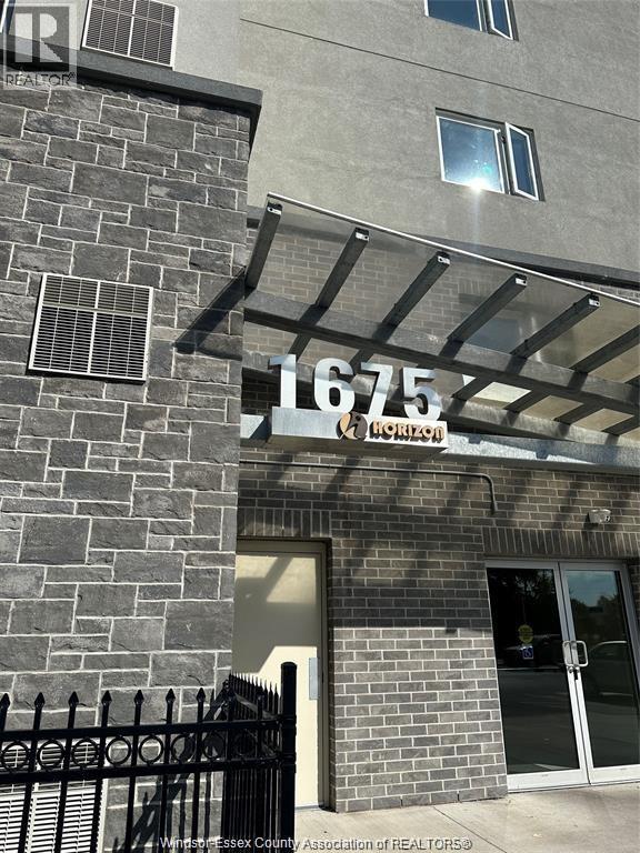 MLS# 25027132: 1675 BANWELL ROAD Unit# 306, Windsor, Canada