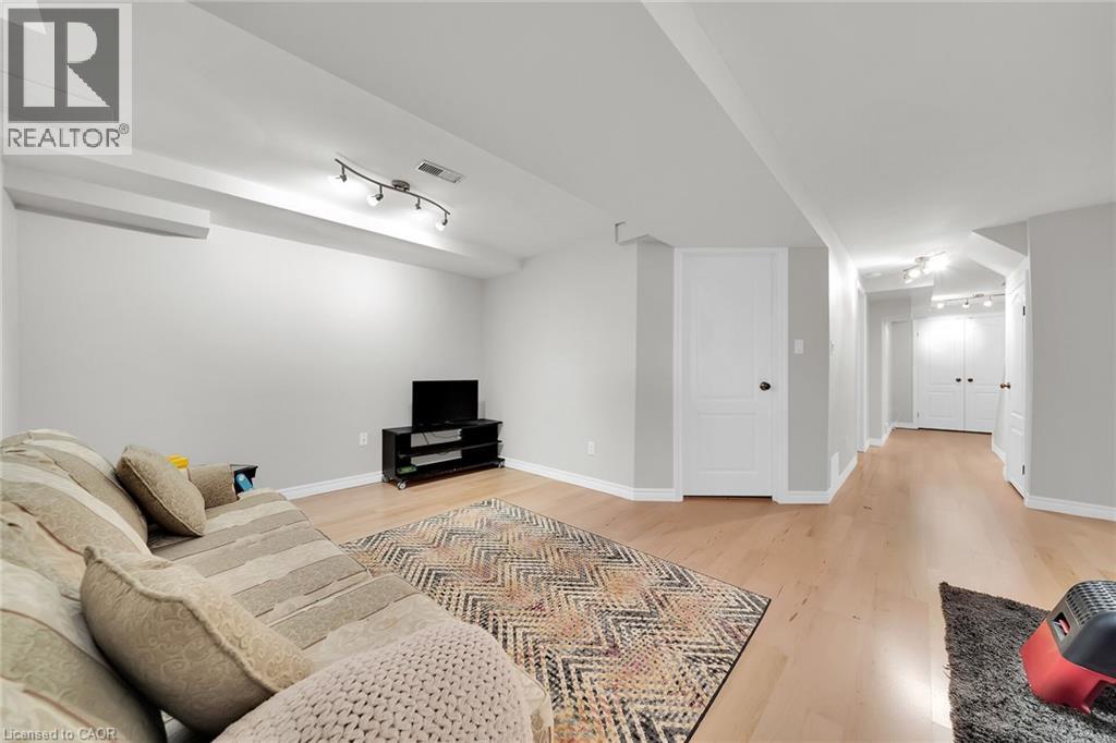 81 Valridge Drive Unit# 36, Ancaster, Ontario  L9G 5B6 - Photo 38 - 40784003