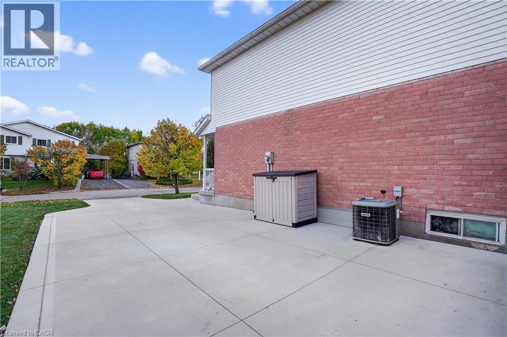 22 Caprice Court, Kitchener, Ontario  N2M 5M2 - Photo 6 - 40783927