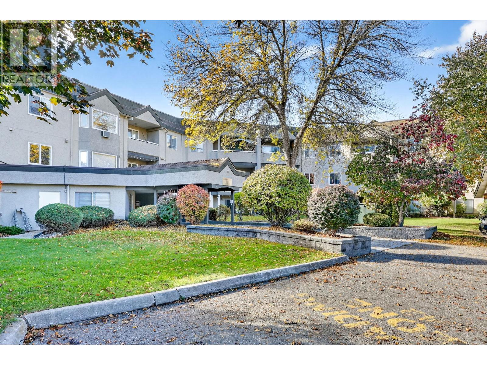 3854 Gordon Drive Unit# 174, Kelowna, British Columbia  V1W 5A3 - Photo 2 - 10366275