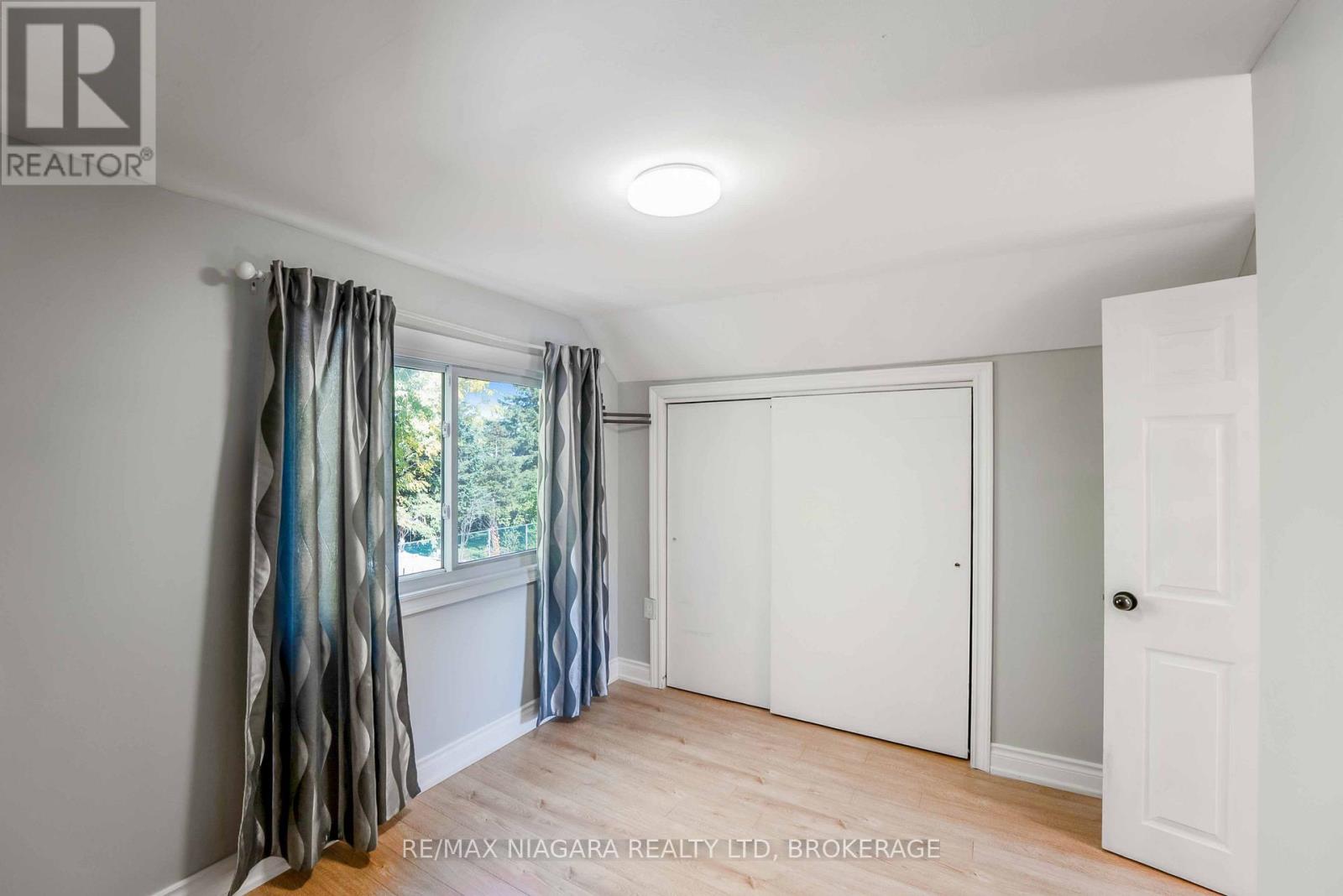 5231 Kitchener Street, Niagara Falls (Clifton Hill), Ontario  L2G 1B4 - Photo 29 - X12487597