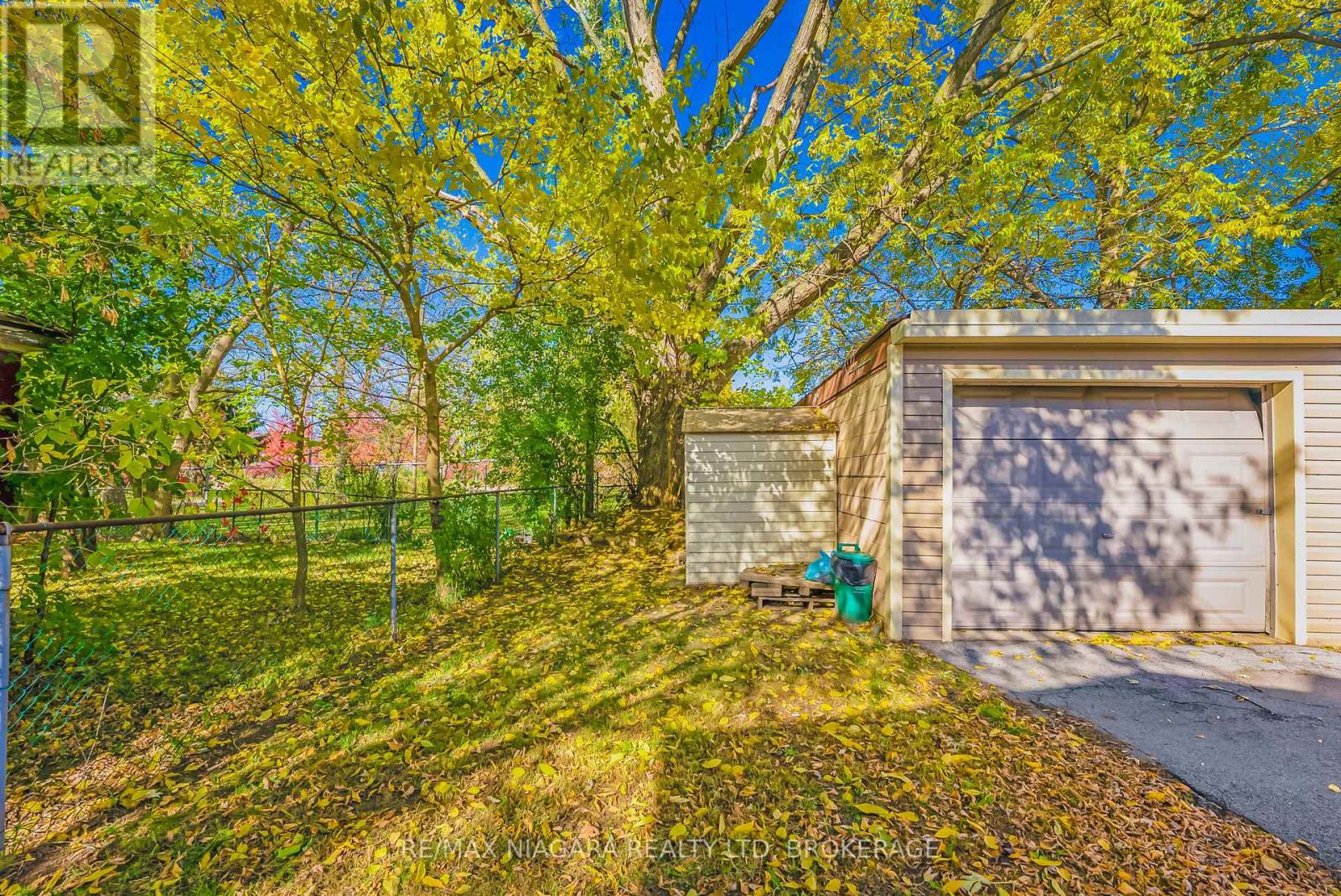 5231 Kitchener Street, Niagara Falls (Clifton Hill), Ontario  L2G 1B4 - Photo 33 - X12487597