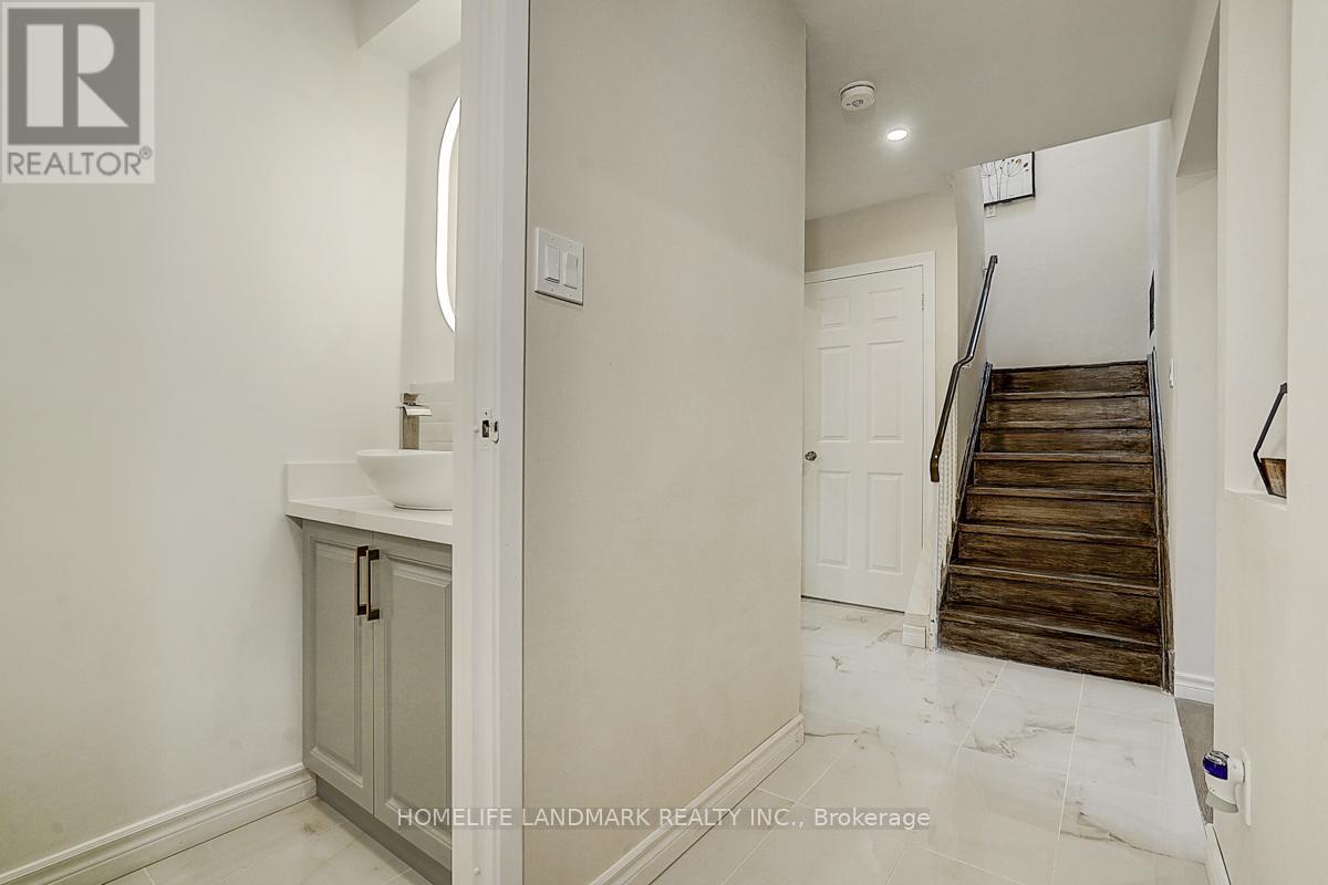 49 Grenbeck Drive, Toronto, Ontario  M1V 2H5 - Photo 8 - E12487386