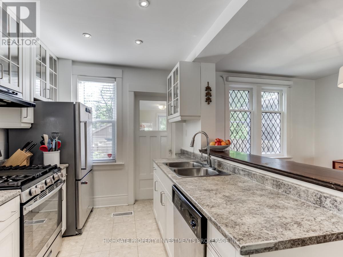 98 Westlake Avenue, Toronto, Ontario  M4C 4R2 - Photo 10 - E12487407