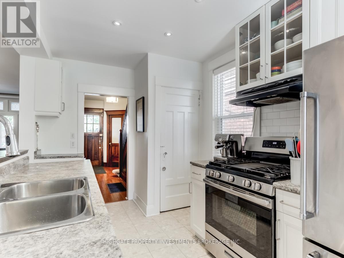 98 Westlake Avenue, Toronto, Ontario  M4C 4R2 - Photo 11 - E12487407