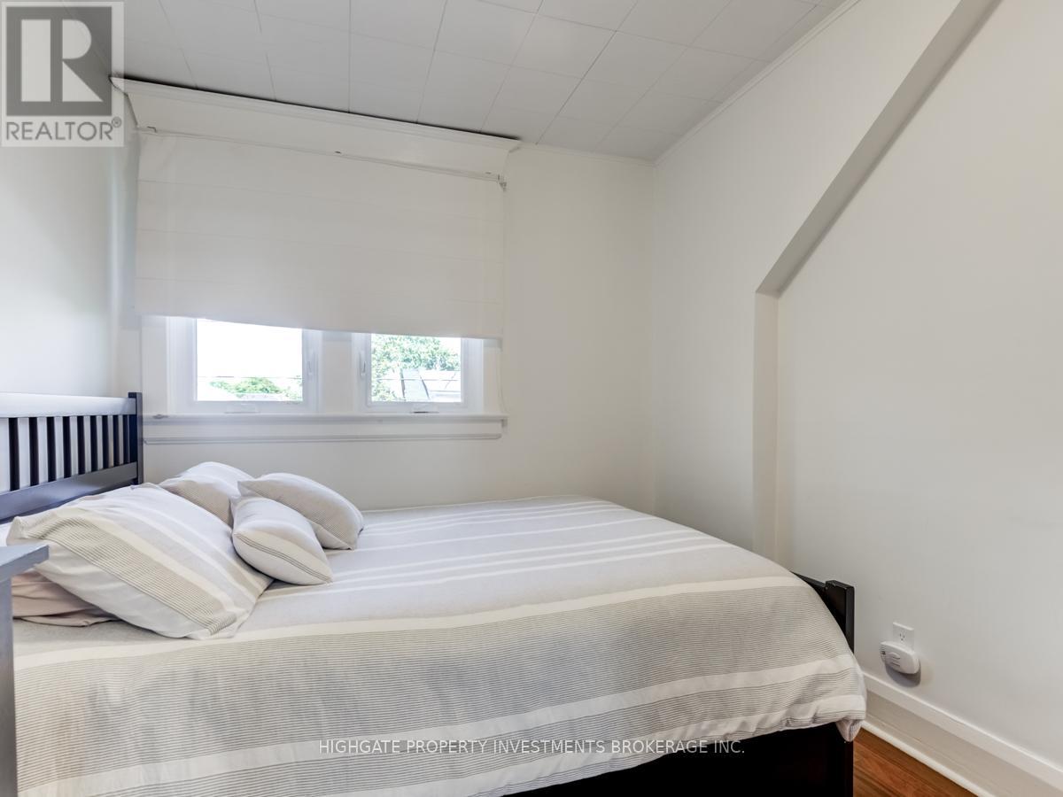 98 Westlake Avenue, Toronto, Ontario  M4C 4R2 - Photo 17 - E12487407